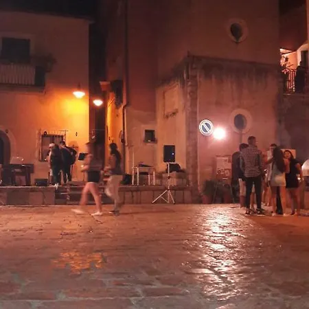 Casa Macchia Tatil Evi Valva